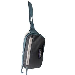 Patagonia Ultralight Black Hole Mini Hip Pack Fanny Bag 1L Fresh Teal Hiking